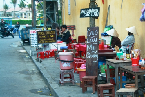 Du lich Hoi An: Đặc sản trên gánh hàng rong ở Hội An