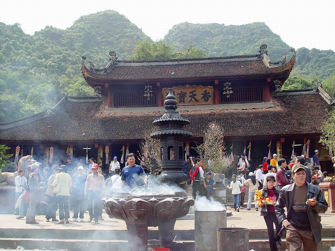 A2 TOUR TẾT: HÀ NỘI - CHÙA HƯƠNG (1 Ngày)