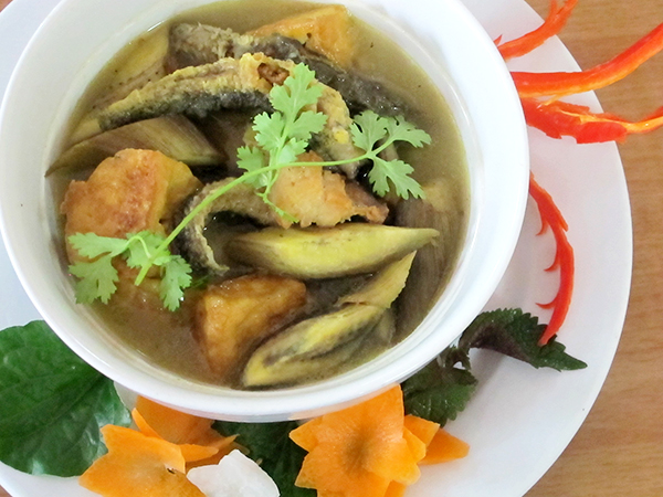 Ăn thử món thạch sụn hầm tàu hũ khi tham gia tour Phượng hoàng Cổ trấn