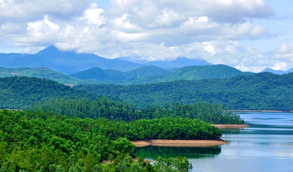 ho-phu-ninh