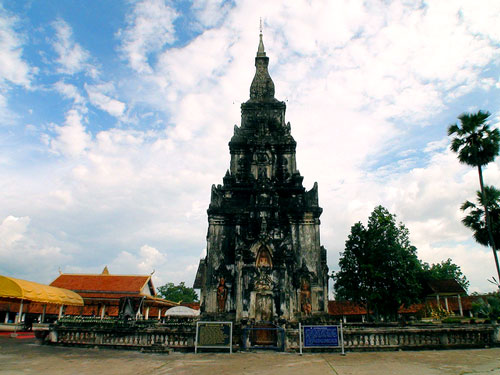 Tour du lịch Lào khám phá That Inghang