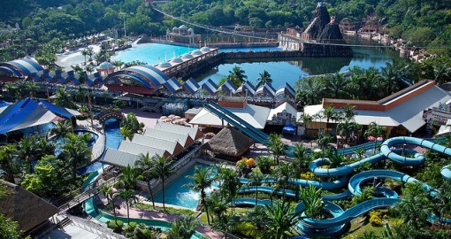 Công-viên-Sunway-Lagoon-du-lich-malaysia