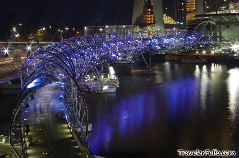 du-lich-singapore-night-shot-double-helix-bridge.jpg