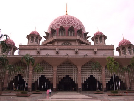 Tham quan nhà thờ hồi giáo Putra Mosque tới tour du lịch Malaysia