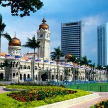 Du lịch Malaysia-thăm quan quảng trường thời đại Berjaya