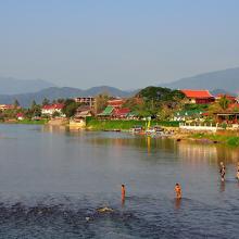 du-lich-lao-kham-pha-Vang-Vieng-Laos